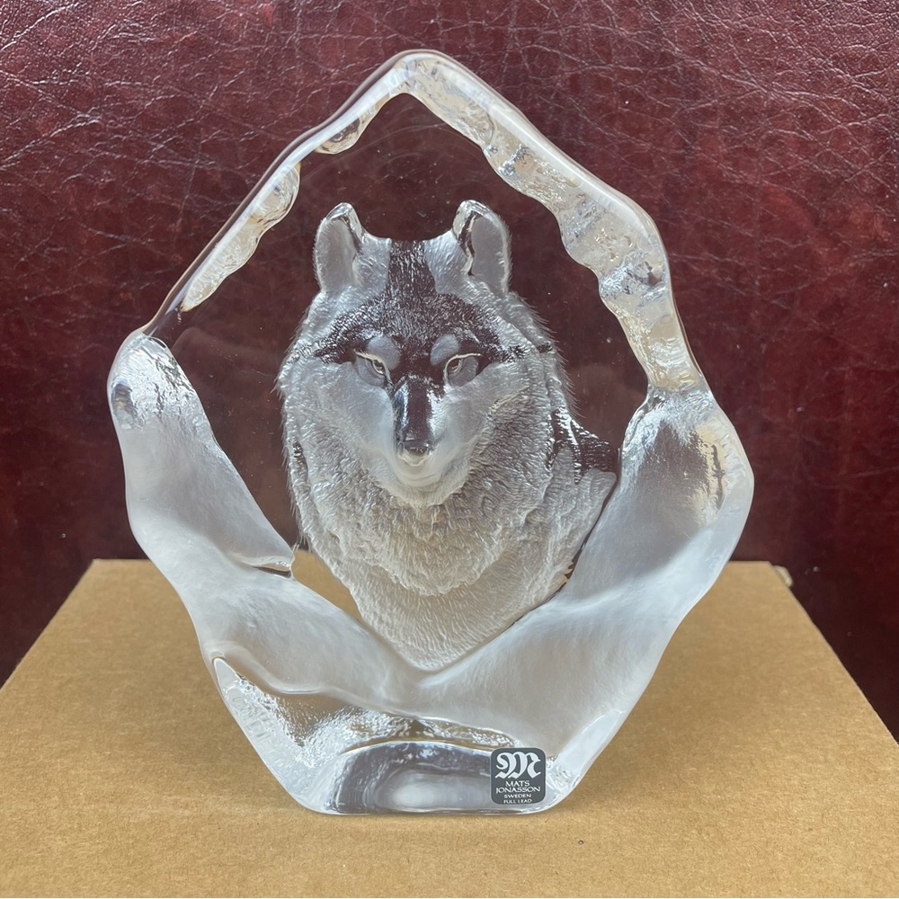 Crystal Wolf in Snow Designed by Swedish Artist Mats Jonasson‎